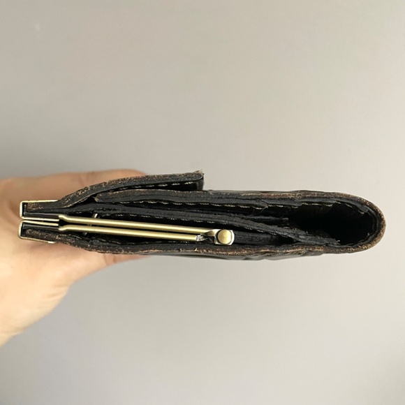 Patricia Nash Brown Floral Tooled Leather Paola Wallet - like new! - Picture 6 of 10